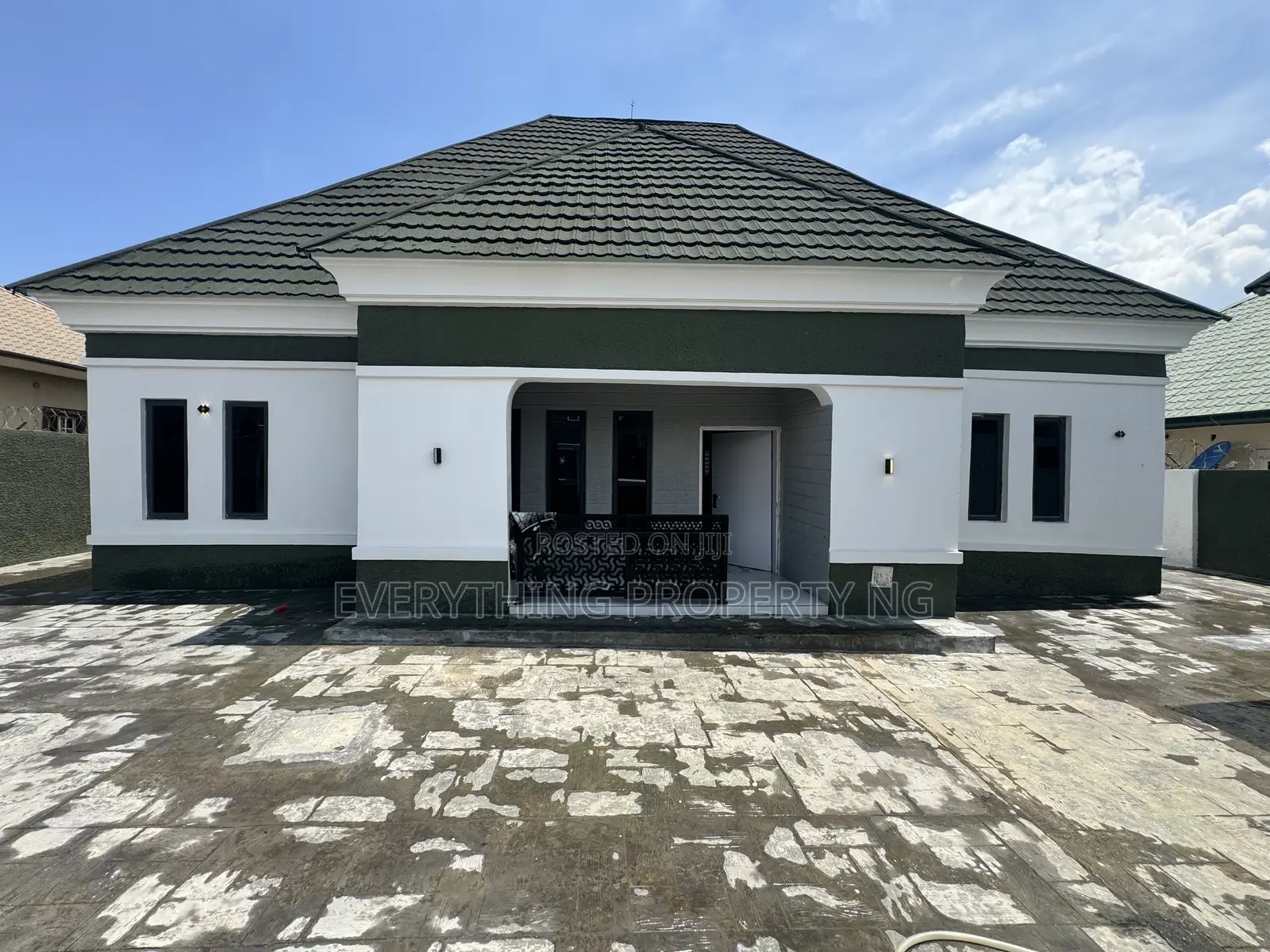 Luxury Bongalo at Chevy View Estate, Igbo-efon, Lekki